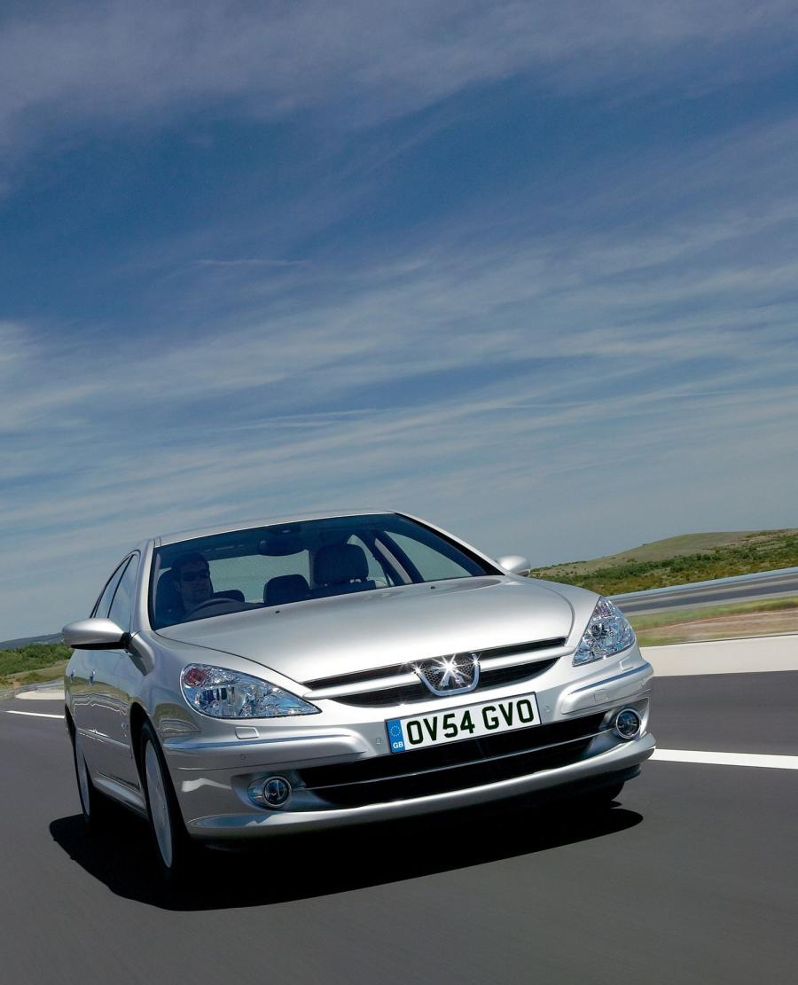  Peugeot 607 2004 года  (фото 19 из 26)